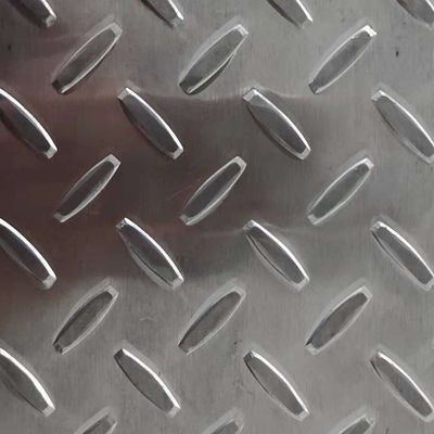 Aluminiumplaat met gekabelde diamanten 3003 5052 6061 Gedrukt geperforeerd plaatje